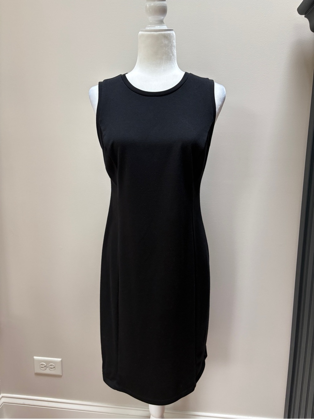 Old Navy Black Sleeveless Shift Dress Size Medium